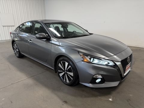 1 image of 2022 Nissan Altima 2.5 SL