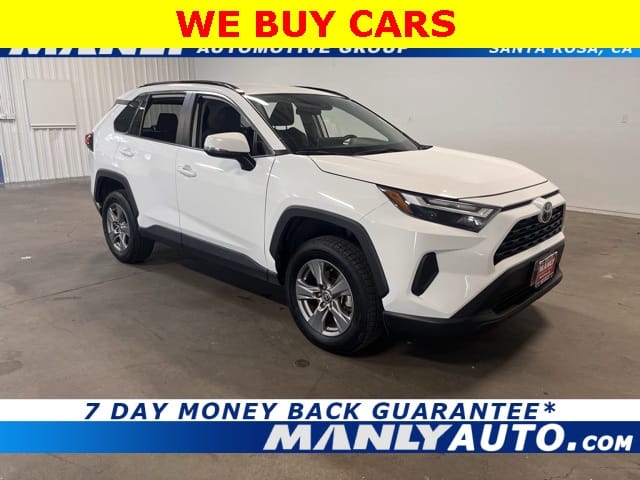 2024 Toyota RAV4 XLE's photo