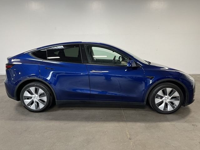 Used 2021 Tesla Model Y Long Range with VIN 5YJYGDEE6MF199301 for sale in Northfield, Minnesota