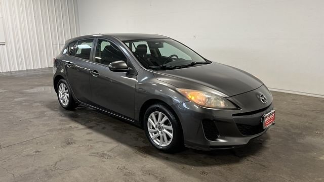 Mazda MAZDA3's photo