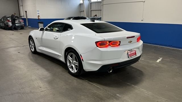 2023 Chevrolet Camaro 1LT photo 5