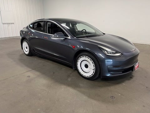 1 image of 2018 Tesla Model 3 Long Range