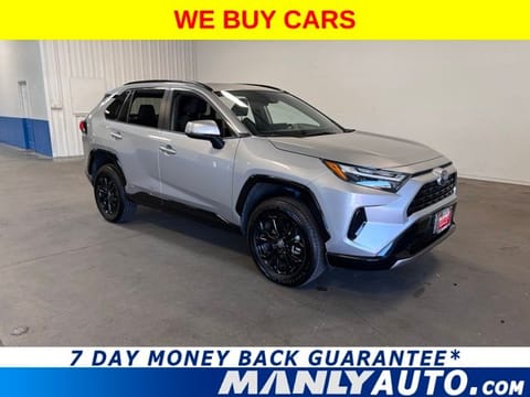 1 image of 2022 Toyota RAV4 Hybrid SE