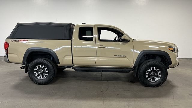 Used 2017 Toyota Tacoma TRD Off Road with VIN 5TFSZ5AN1HX074598 for sale in Santa Rosa, CA