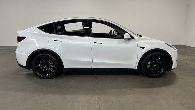 Used 2022 Tesla Model Y Long Range with VIN 7SAYGDEE5NF369037 for sale in Santa Rosa, CA