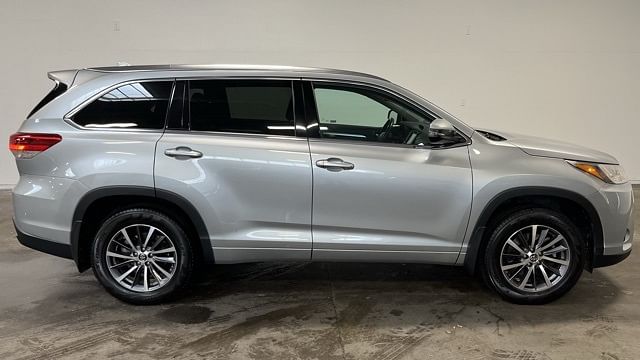 2018 Toyota Highlander XLE photo 2