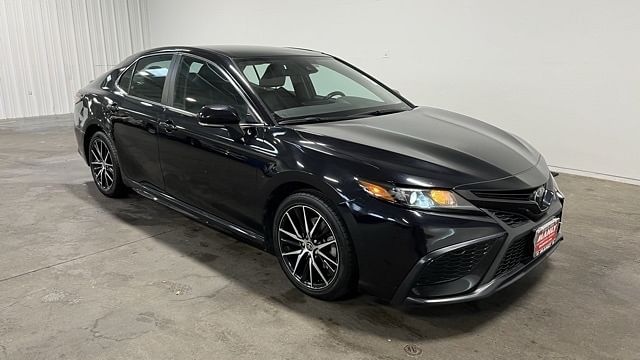 Toyota Camry's photo