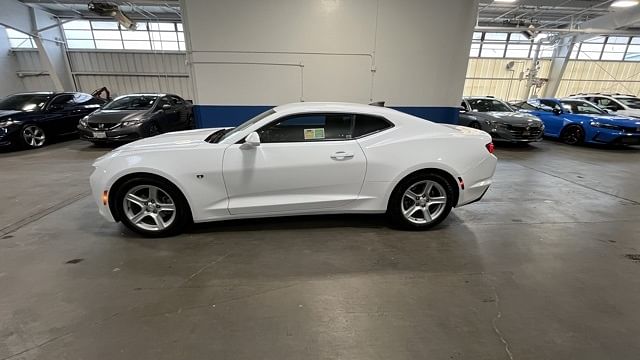 2023 Chevrolet Camaro 1LT photo 6