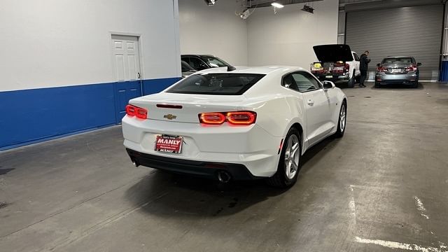 2023 Chevrolet Camaro 1LT photo 3