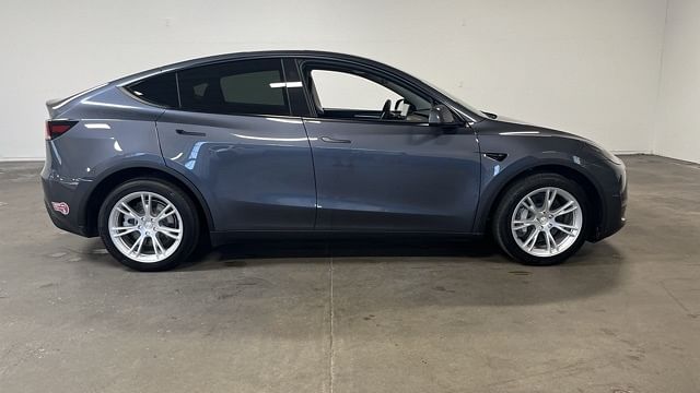 Used 2023 Tesla Model Y Long Range with VIN 7SAYGDEE1PF886550 for sale in Kansas City