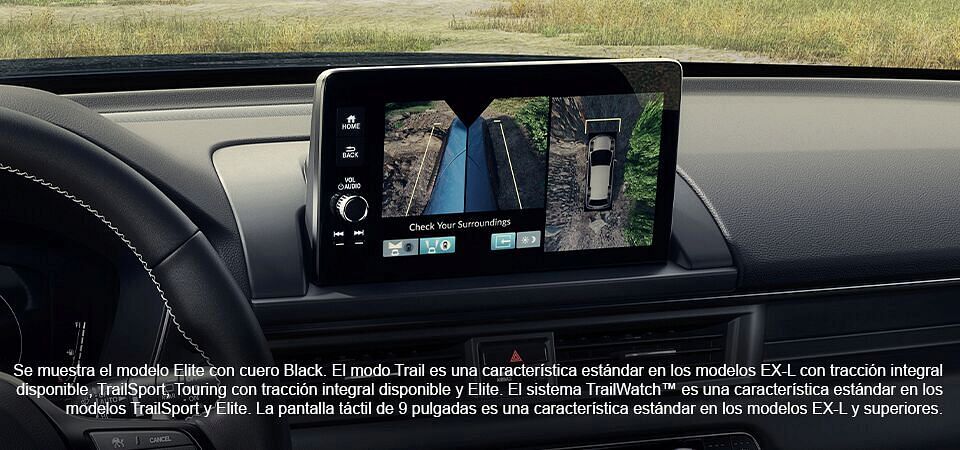 Honda Pilot Elite 2023 con cuero negro. Sistema de cámara multivisión de serie en TrailSport y Elite. Pantalla de visualización con el sistema de cámara multivisión encendido