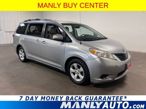 1 image of 2014 Toyota Sienna LE