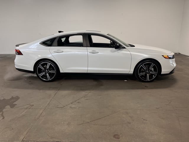 Used 2024 Honda Accord Hybrid Sport with VIN 1HGCY2F57RA004611 for sale in Kansas City