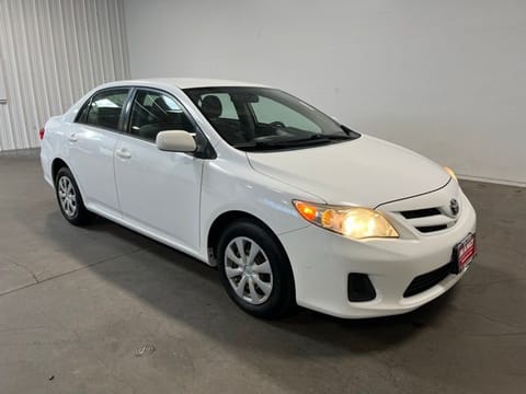 1 image of 2011 Toyota Corolla LE