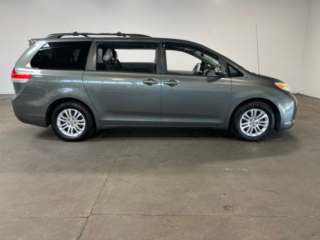 Used 2011 Toyota Sienna XLE with VIN 5TDYK3DCXBS093886 for sale in Santa Rosa, CA