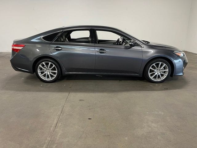 2014 Toyota Avalon XLE Touring photo 2