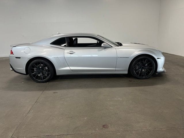 2015 Chevrolet Camaro 2SS photo 2