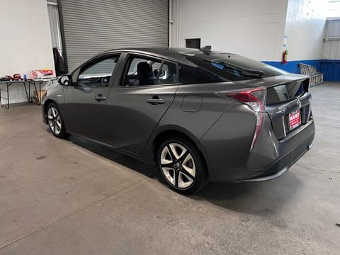 2017 Toyota Prius Three Touring