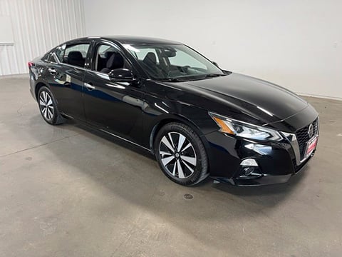 1 image of 2020 Nissan Altima 2.5 SV