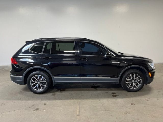 2020 Volkswagen Tiguan SE photo 2