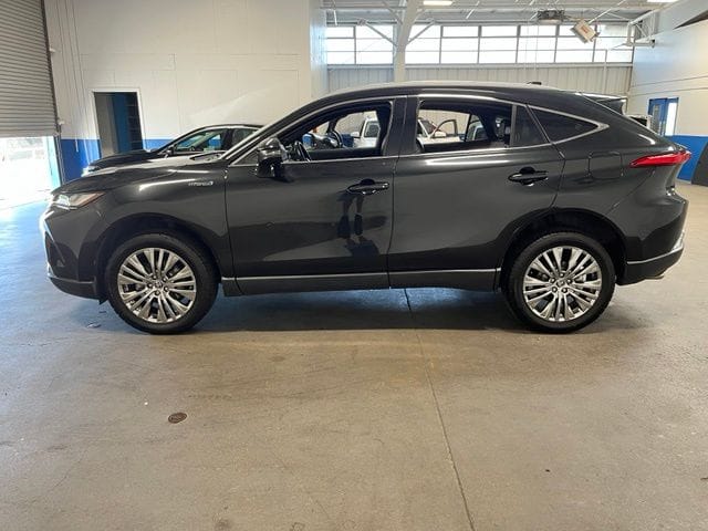 2021 Toyota Venza XLE photo 6