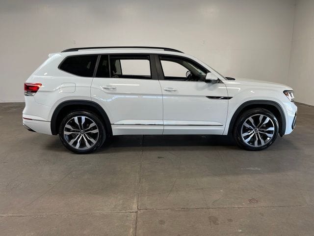 2021 Volkswagen Atlas SE w/Tech R-Line photo 2
