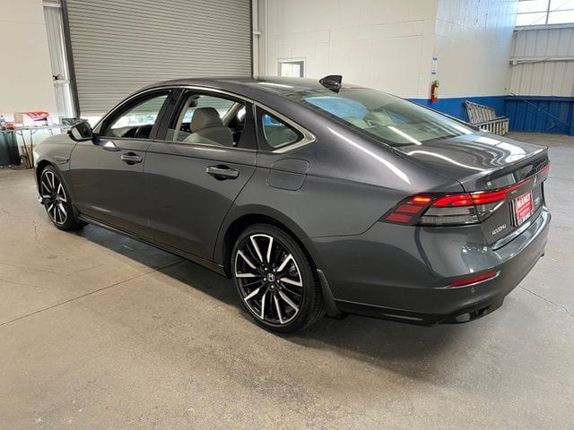 2023 Honda Accord Hybrid Touring photo 5