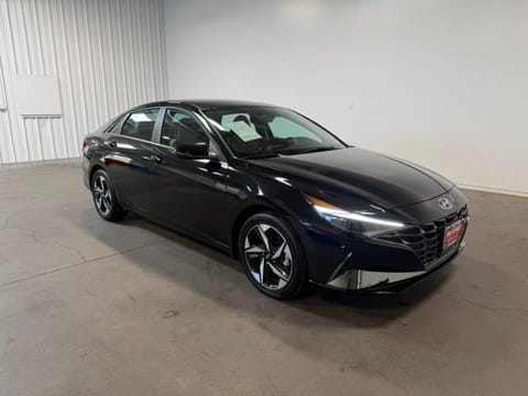 1 image of 2023 Hyundai Elantra Hybrid Limited