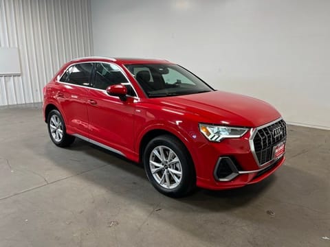1 imagen de 2024 Audi Q3 Premium