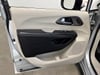 24 imagen en miniatura de 2024 Chrysler Pacifica Hybrid Select