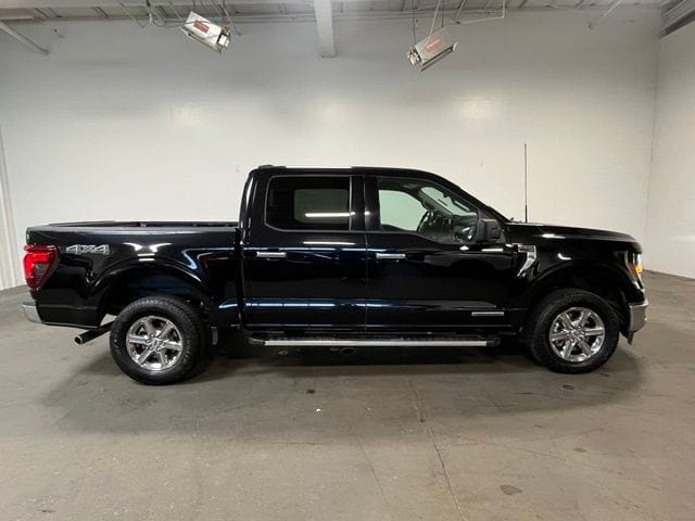 2024 Ford F-150 XLT photo 2