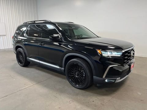 1 image of 2024 Honda Pilot Touring