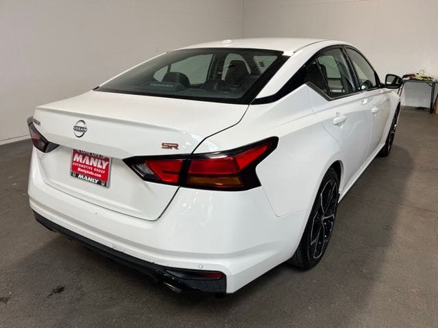 2024 Nissan Altima SR photo 3