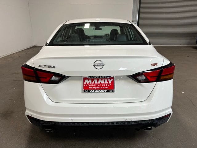 2024 Nissan Altima SR photo 4