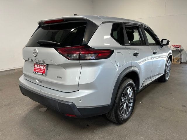 2024 Nissan Rogue S photo 3
