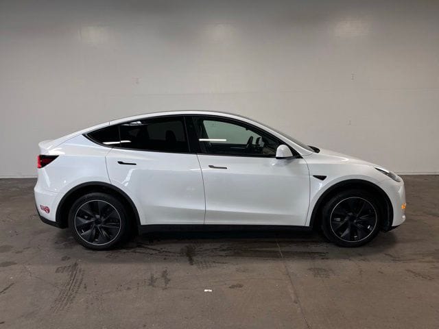 Used 2024 Tesla Model Y Long Range with VIN 7SAYGDEE0RF057892 for sale in Santa Rosa, CA