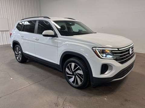 1 imagen de 2024 Volkswagen Atlas 2.0T SE w/Technology