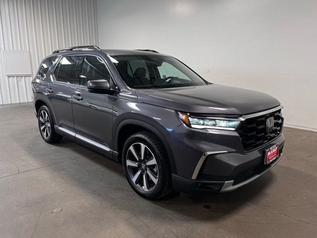 2025 Honda Pilot Touring 2WD's photo