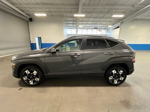 2025 Hyundai Kona SEL photo 6