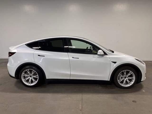 Used 2021 Tesla Model Y Long Range with VIN 5YJYGAEE4MF196735 for sale in Northfield, Minnesota