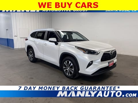 1 image of 2023 Toyota Highlander XLE