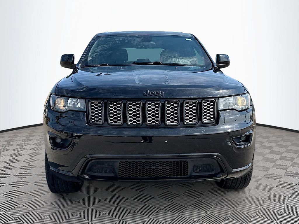 Used 2017 Jeep Grand Cherokee Altitude with VIN 1C4RJFAG8HC886159 for sale in Diberville, MS