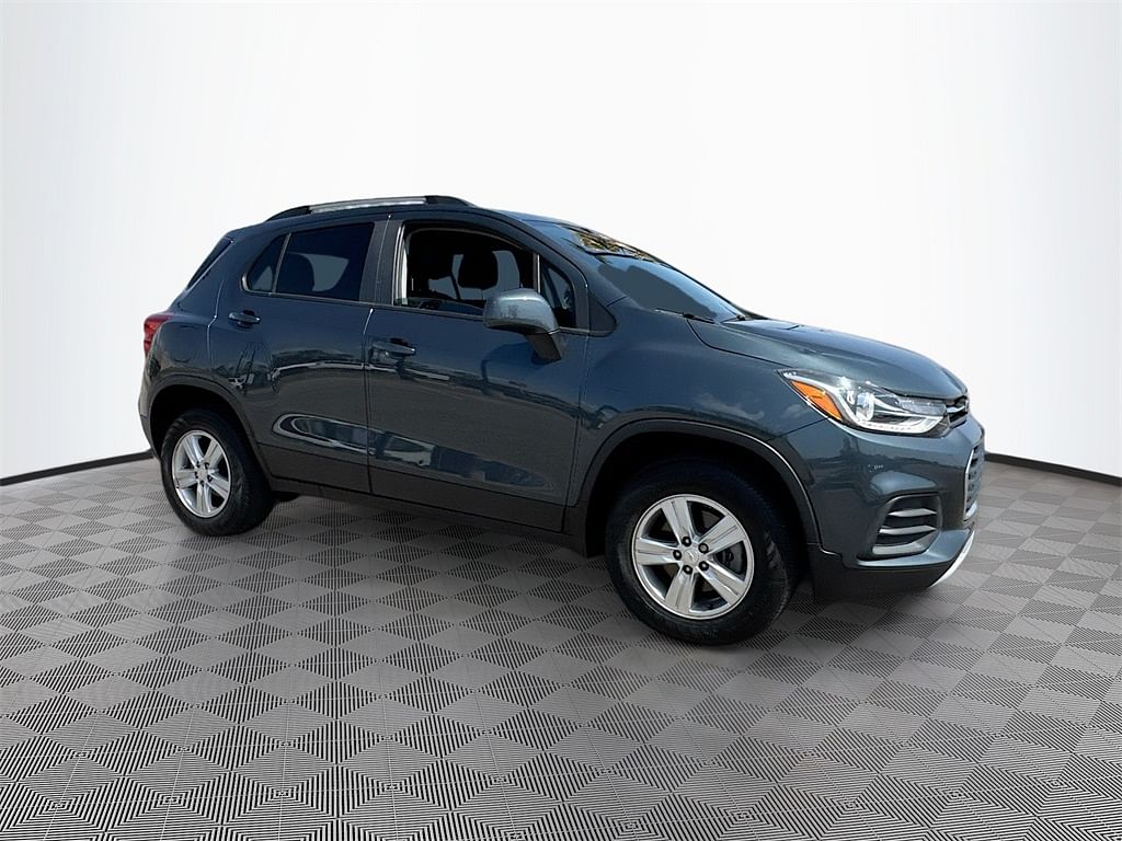 Used 2022 Chevrolet Trax LT with VIN KL7CJPSMXNB506527 for sale in Diberville, MS