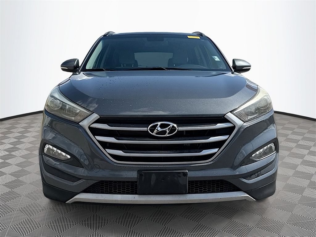 Used 2018 Hyundai Tucson Value with VIN KM8J33A28JU632540 for sale in Diberville, MS