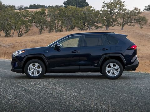 1 image of 2020 Toyota RAV4 Hybrid XLE