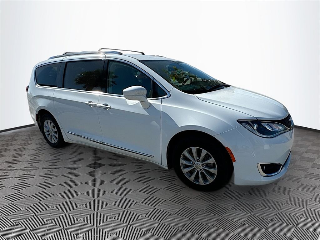 Used 2019 Chrysler Pacifica Touring L with VIN 2C4RC1BG4KR608949 for sale in Diberville, MS