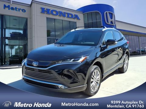 1 image of 2023 Toyota Venza XLE