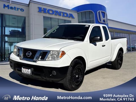 1 image of 2013 Nissan Frontier