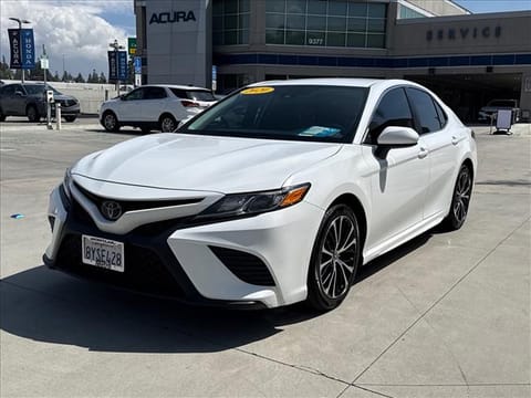 1 image of 2020 Toyota Camry SE
