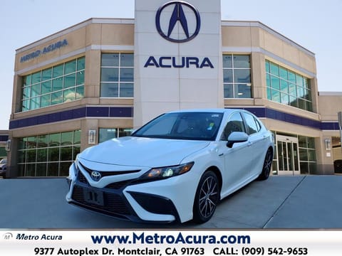 1 image of 2021 Toyota Camry Hybrid SE